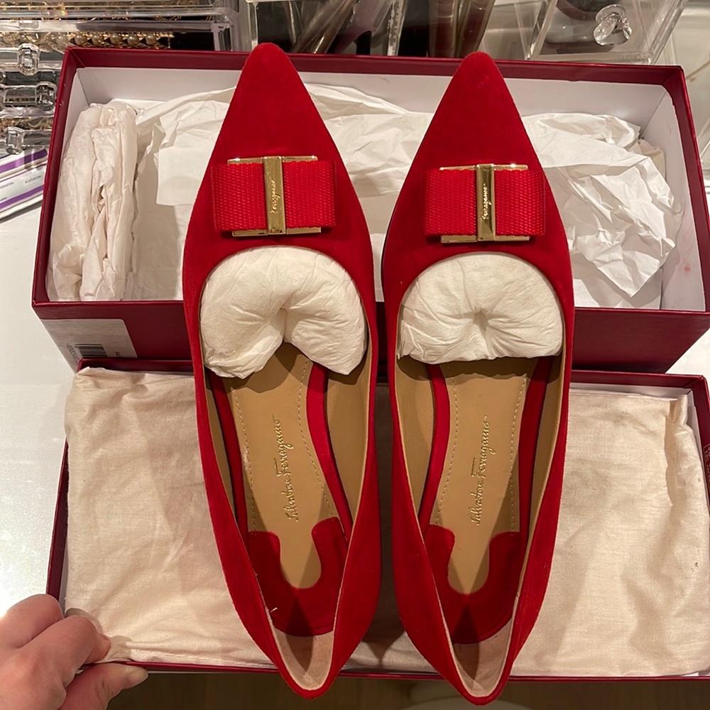 SALVATORE FERRAGAMO FRIULI VIVA FLATS in REd SUEDE CALF